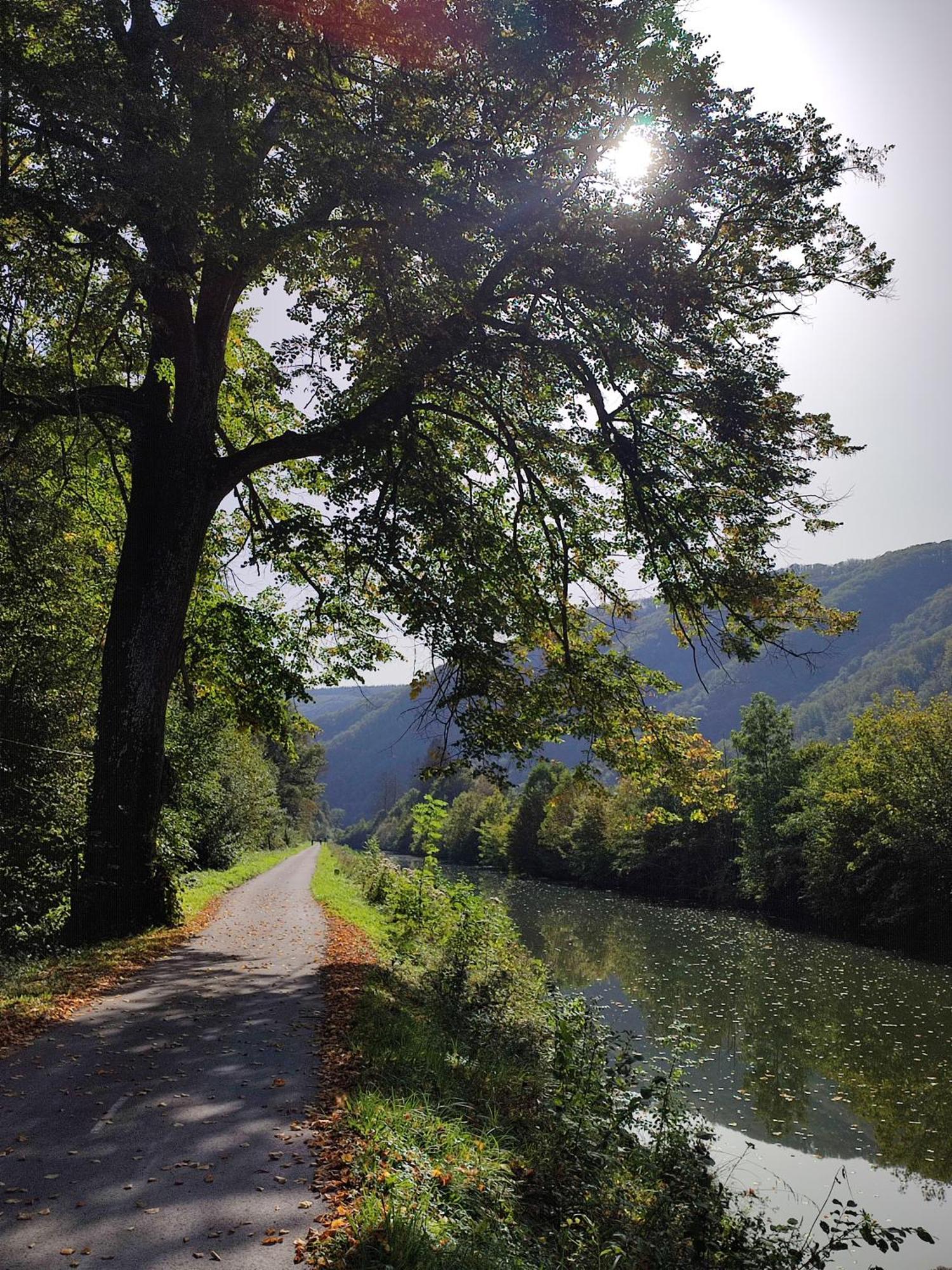 Entre Meuse Et Foret Revin  Luaran gambar